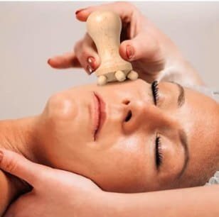 Maderoterapia Facial – Elena Quispe