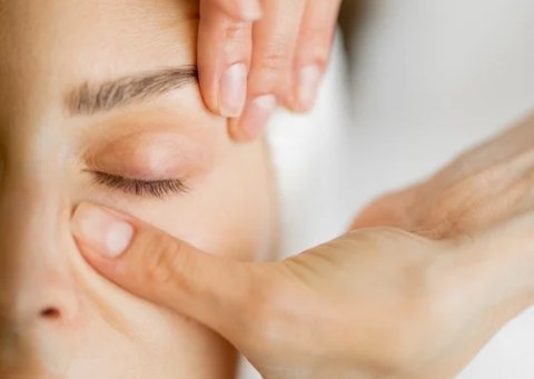 Masaje Kobido en Málaga – Elena Quispe