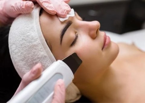 Limpieza Facial en Málaga – Elena Quispe